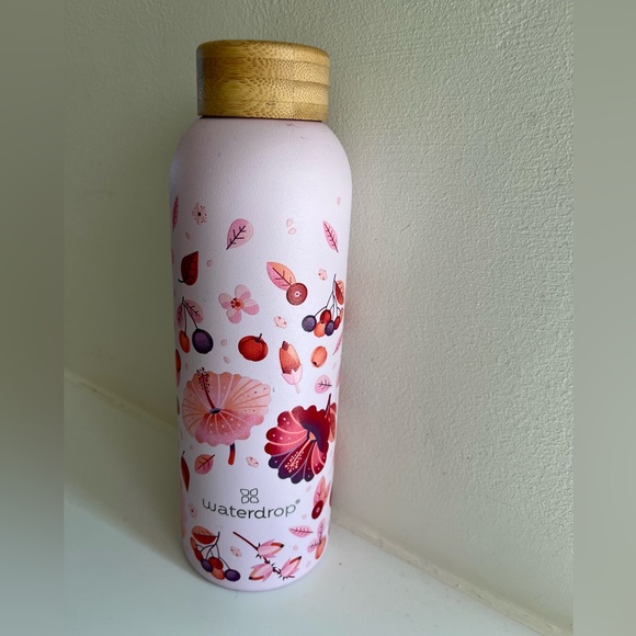 Insulated Water Bottle 20oz - pastel pink flowers - Never removed from package - Picture 3 of 7
